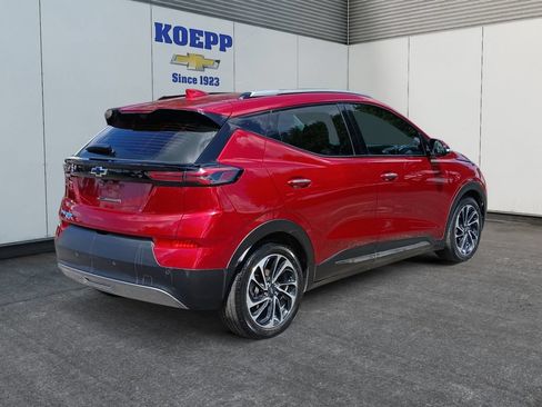 Used 2023 Chevrolet Bolt EUV Premier w/ Super Cruise Package FWD image 5