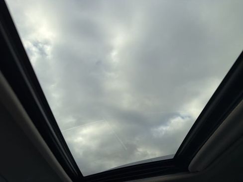 Used 2018 Toyota RAV4 Platinum image 20