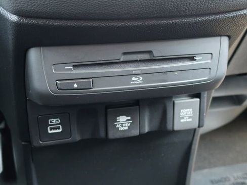 Used 2024 Honda Odyssey Elite image 25