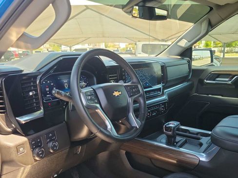 Used 2024 Chevrolet Silverado 1500 LT w/ Z71 Off-Road Package AWD/4WD image 10