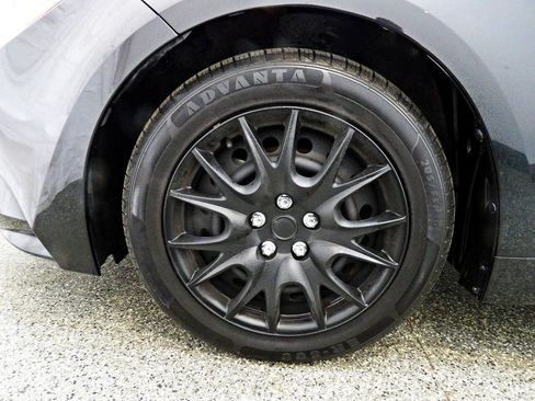 Used 2022 Toyota Corolla LE FWD image 18