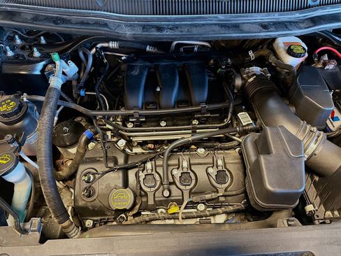 Used 2019 Ford Explorer Limited w/ Class III Trailer Tow Package image 37