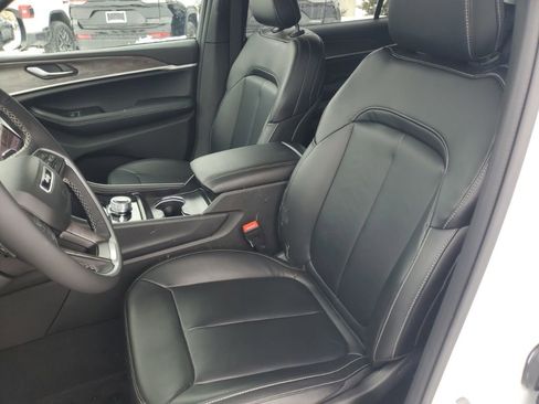 New 2025 Jeep Grand Cherokee L Limited AWD/4WD image 26