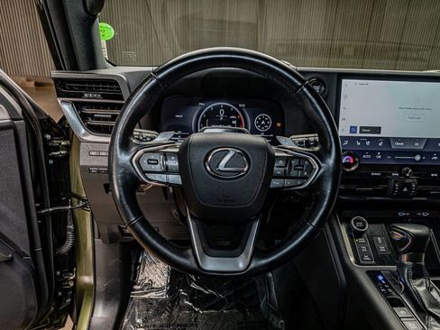 Used 2024 Lexus GX 550 AWD/4WD image 14