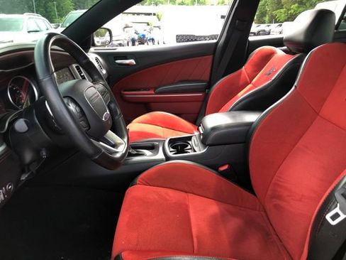 Used 2022 Dodge Charger Scat Pack w/ Dynamics Package RWD image 10