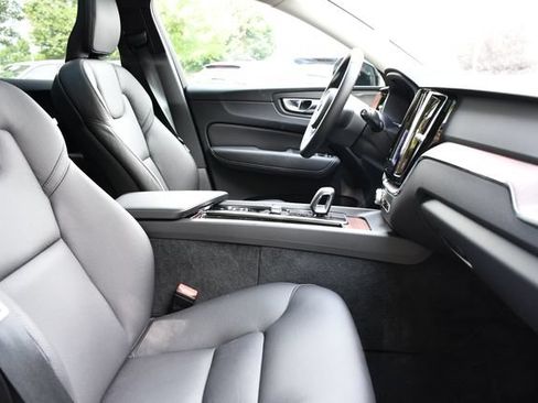 Used 2023 Volvo XC60 B5 Plus w/ Climate Package AWD/4WD image 28
