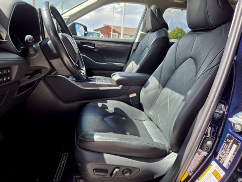 Used 2020 Toyota Highlander Platinum AWD/4WD image 4