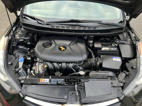 Used 2013 Hyundai Elantra FWD image 16