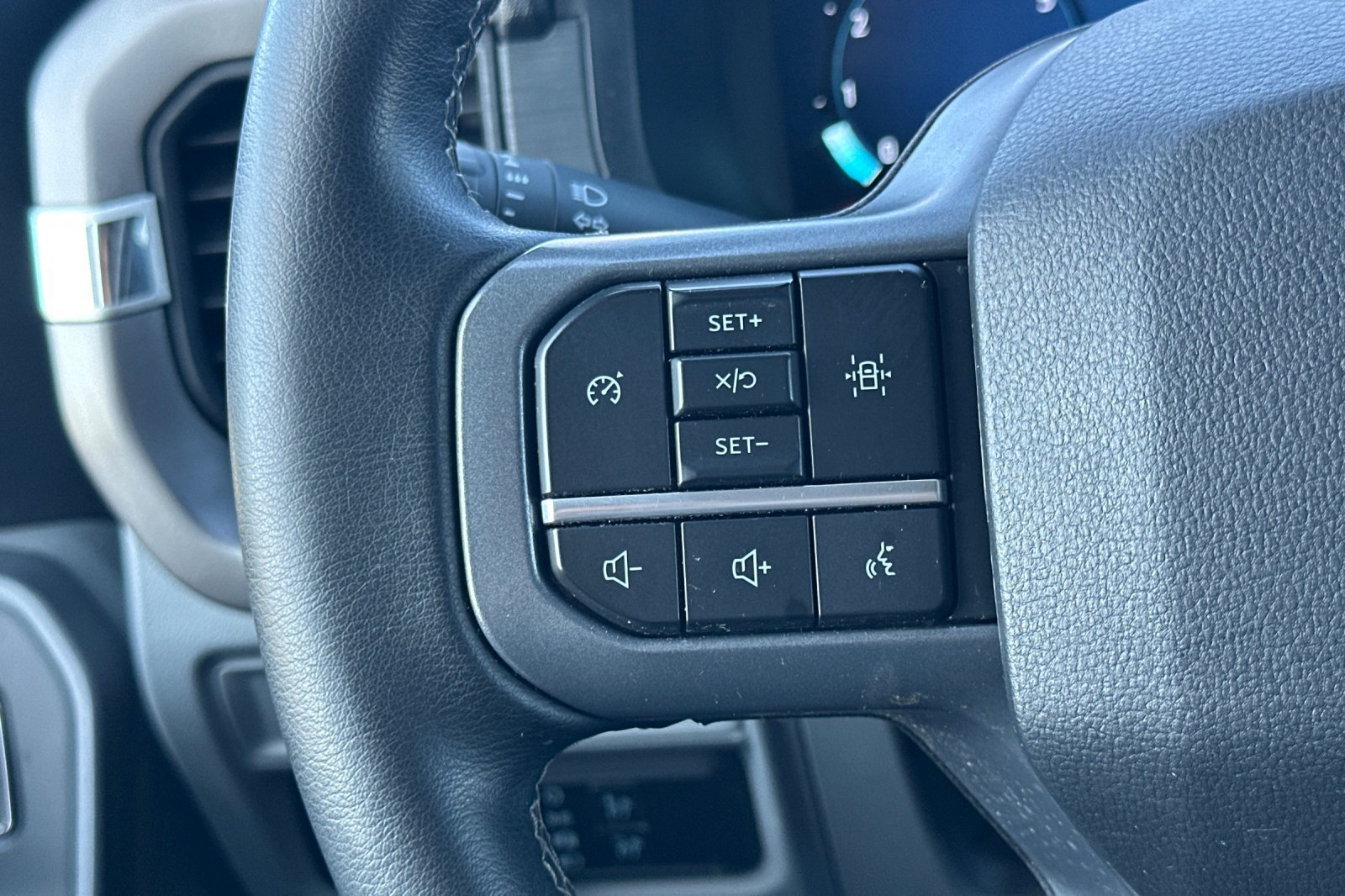 Used 2025 Ford F150 XLT w/ Equipment Group 301A Standard RWD image 33