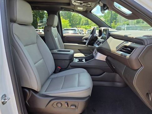 Used 2024 GMC Yukon XL SLT w/ SLT Luxury Package AWD/4WD image 21