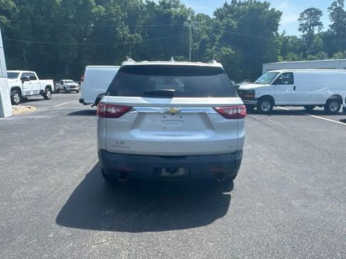 Used 2018 Chevrolet Traverse LT FWD image 18