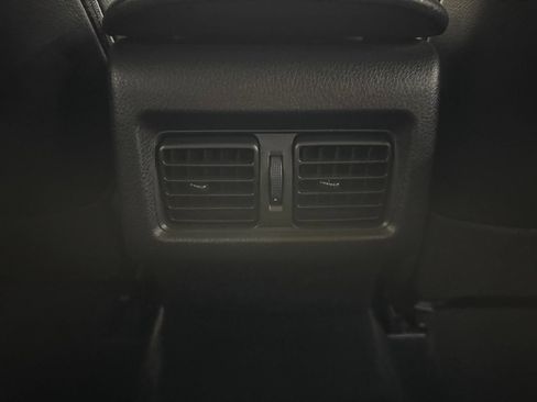 Used 2019 Toyota Camry FWD image 32
