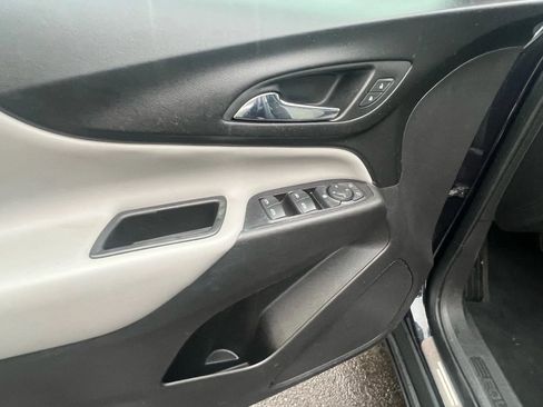 Used 2020 Chevrolet Equinox LS AWD/4WD image 23