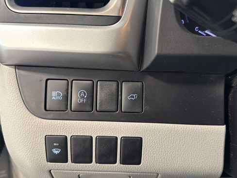 Used 2019 Toyota Highlander XLE AWD/4WD image 22