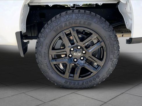 Used 2024 Chevrolet Silverado 1500 LT Trail Boss AWD/4WD image 11