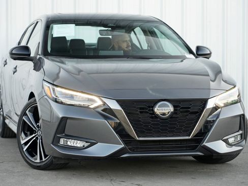 Used 2023 Nissan Sentra SR w/ SR Premium Package FWD image 2