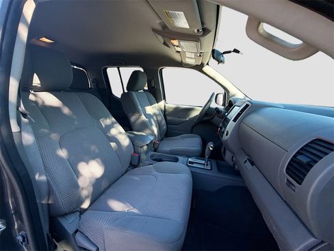 Used 2019 Nissan Frontier SV image 29