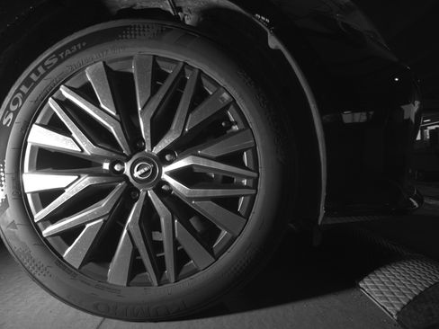 Used 2025 Nissan Altima 2.5 SV image 13