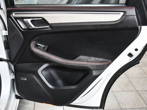 Used 2018 Porsche Macan GTS image 14