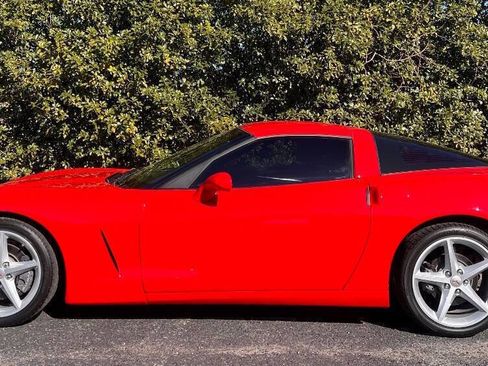 Used 2013 Chevrolet Corvette Coupe image 3