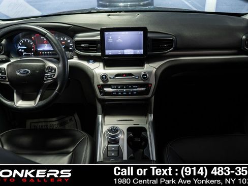 Used 2022 Ford Explorer XLT w/ Equipment Group 202A AWD/4WD image 54