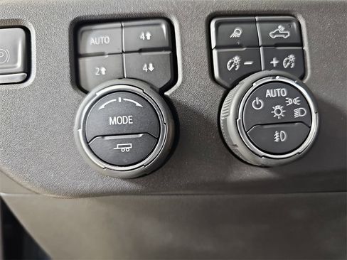 Certified 2023 Chevrolet Silverado 1500 ZR2 w/ Technology Package image 32