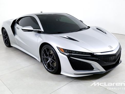 Used 2017 Acura NSX AWD/4WD image 3
