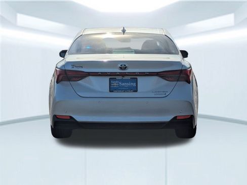 Used 2021 Toyota Avalon Limited image 5