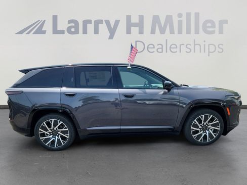 New 2025 Jeep Wagoneer S Limited image 6