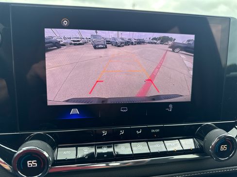 Used 2023 Chevrolet Colorado LT w/ LT Convenience Package RWD image 8