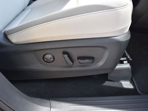 Used 2025 Nissan Pathfinder SL FWD image 73