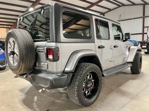 Used 2020 Jeep Wrangler Unlimited Sahara image 2