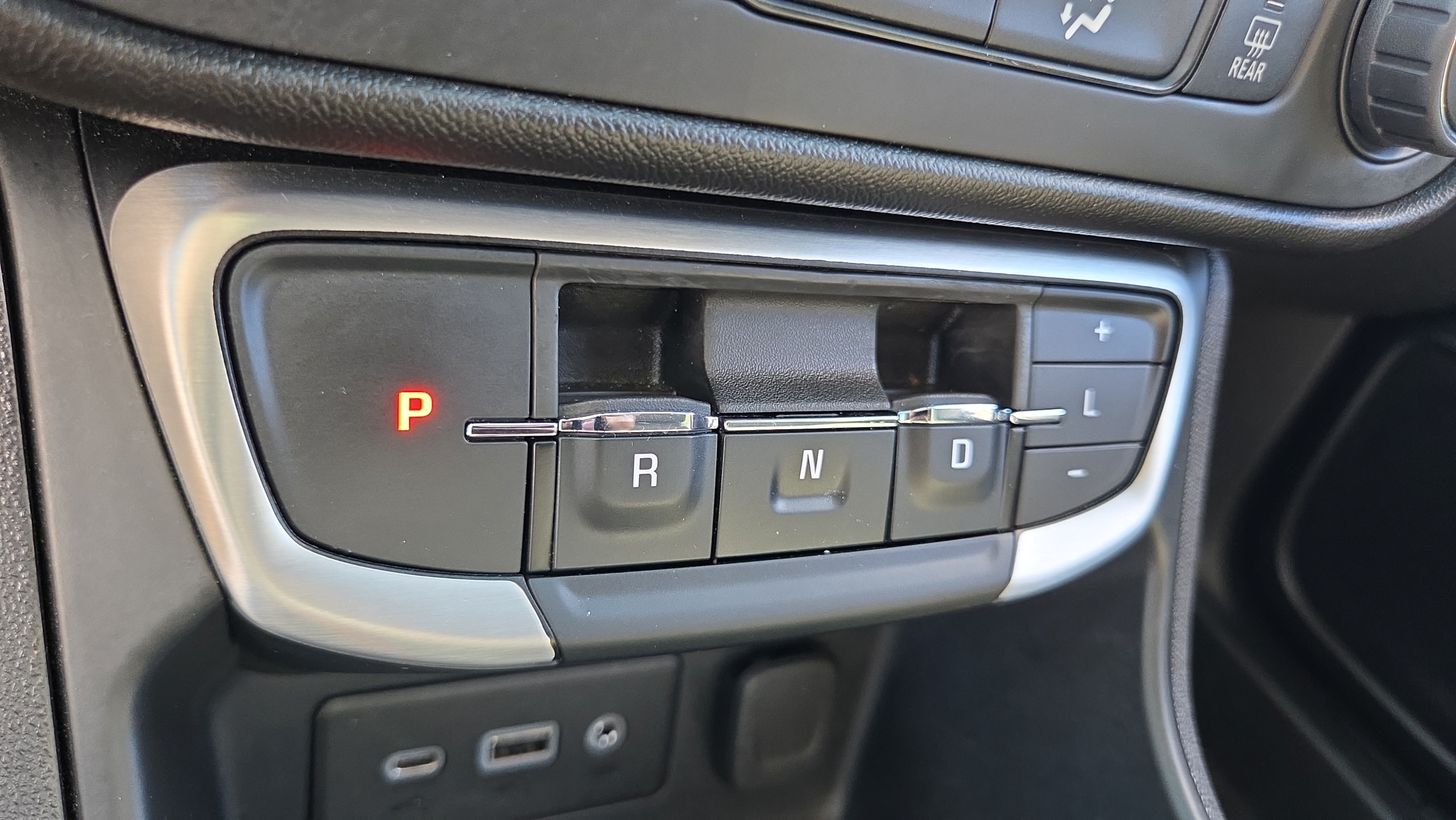 Used 2024 GMC Terrain SLE FWD image 21