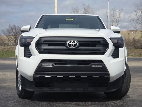 Used 2024 Toyota Tacoma SR5 RWD image 3