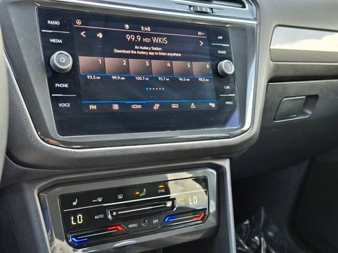 Used 2023 Volkswagen Tiguan SE image 21