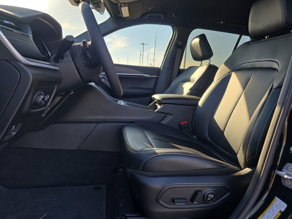 New 2026 Jeep Grand Cherokee Limited RWD image 5