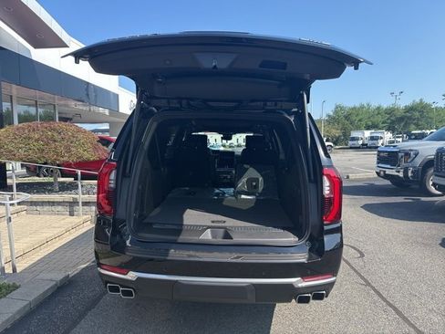 New 2025 GMC Yukon XL Denali w/ Denali Reserve Package image 31