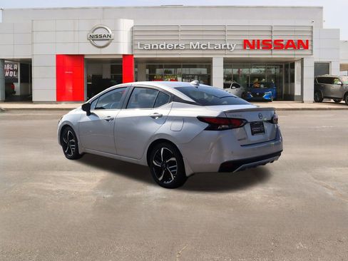 New 2025 Nissan Versa SR w/ Trunk Package image 4