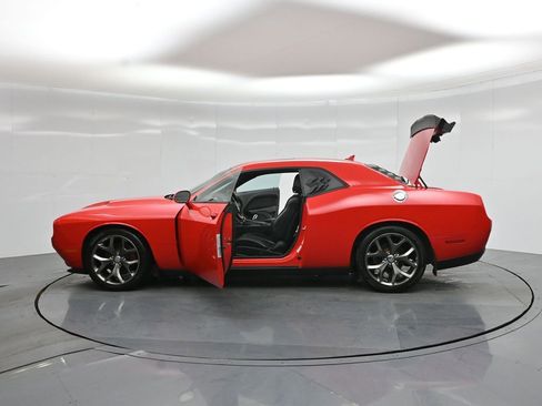 Used 2016 Dodge Challenger SXT Plus RWD image 31
