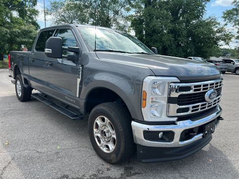 Used 2025 Ford F250 XLT AWD/4WD image 2