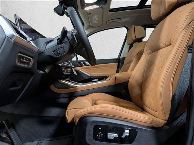 Used 2026 BMW X7 xDrive40i AWD/4WD image 4