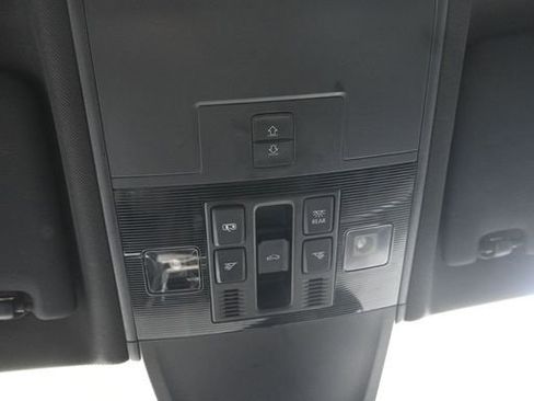 Used 2024 Volkswagen Tiguan SE R-Line image 36