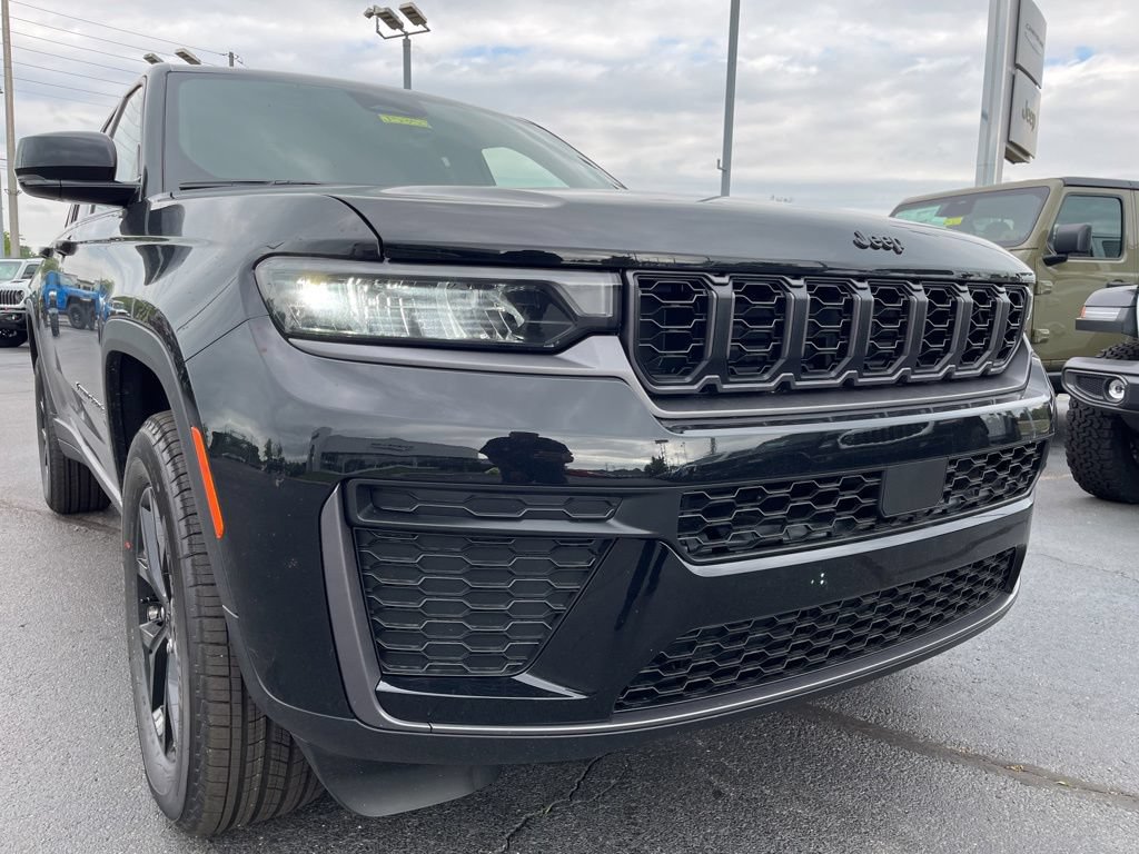 New 2026 Jeep Grand Cherokee Altitude AWD/4WD image 49