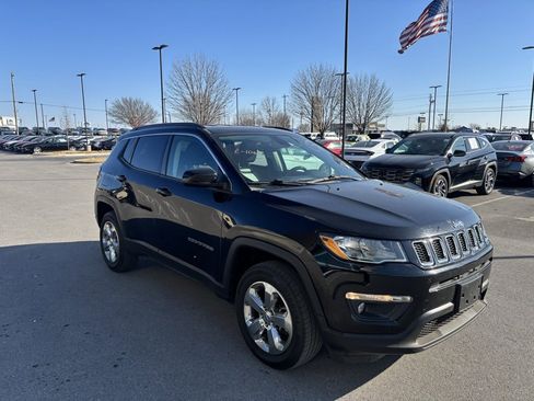 Used 2018 Jeep Compass Latitude w/ Popular Equipment Group image 3