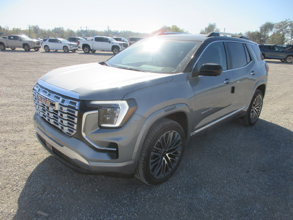 New 2027 GMC Terrain Denali w/ LPO, Black Badging Package AWD/4WD image 9