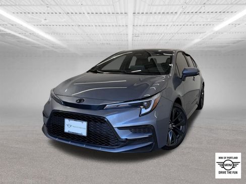Used 2025 Toyota Corolla XSE FWD image 1