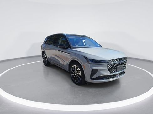 New 2026 Lincoln Nautilus Reserve image 2