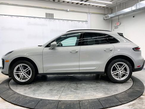 Used 2025 Porsche Macan image 2