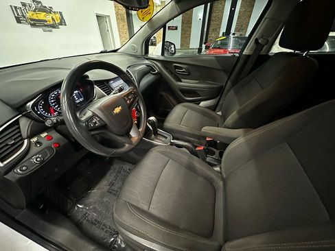 Used 2020 Chevrolet Trax LT AWD/4WD image 10