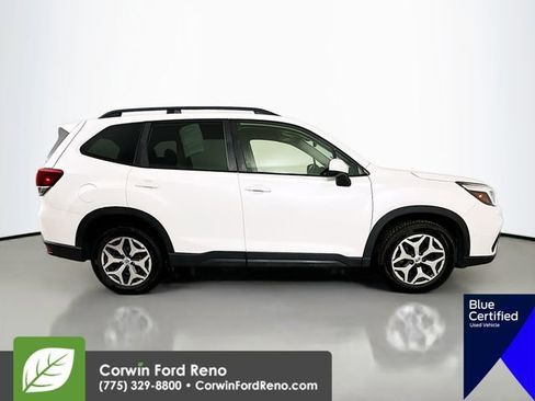 Used 2020 Subaru Forester Premium image 11